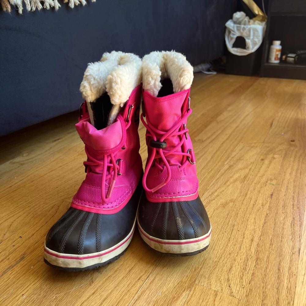 SOLD Brand New Pink sorel Girls Size 4 Sorel Snow Boots